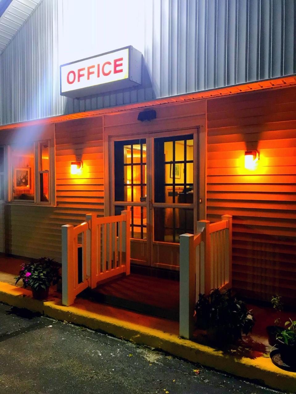 Belmont Motel Skowhegan Экстерьер фото